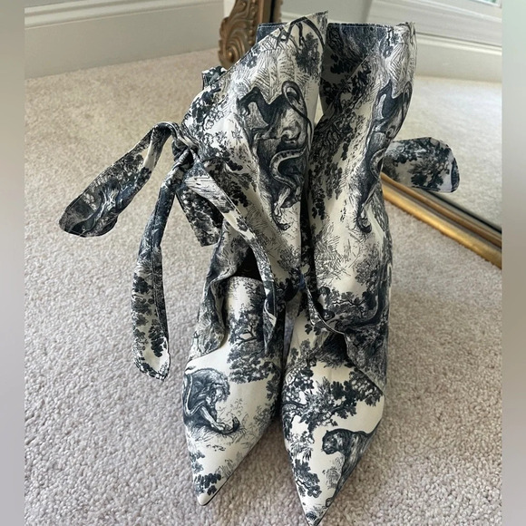 DIOR HUGGY TOILE DE JOUY FABRIC ANKLE HEELED BOOTS - Picture 3 of 10